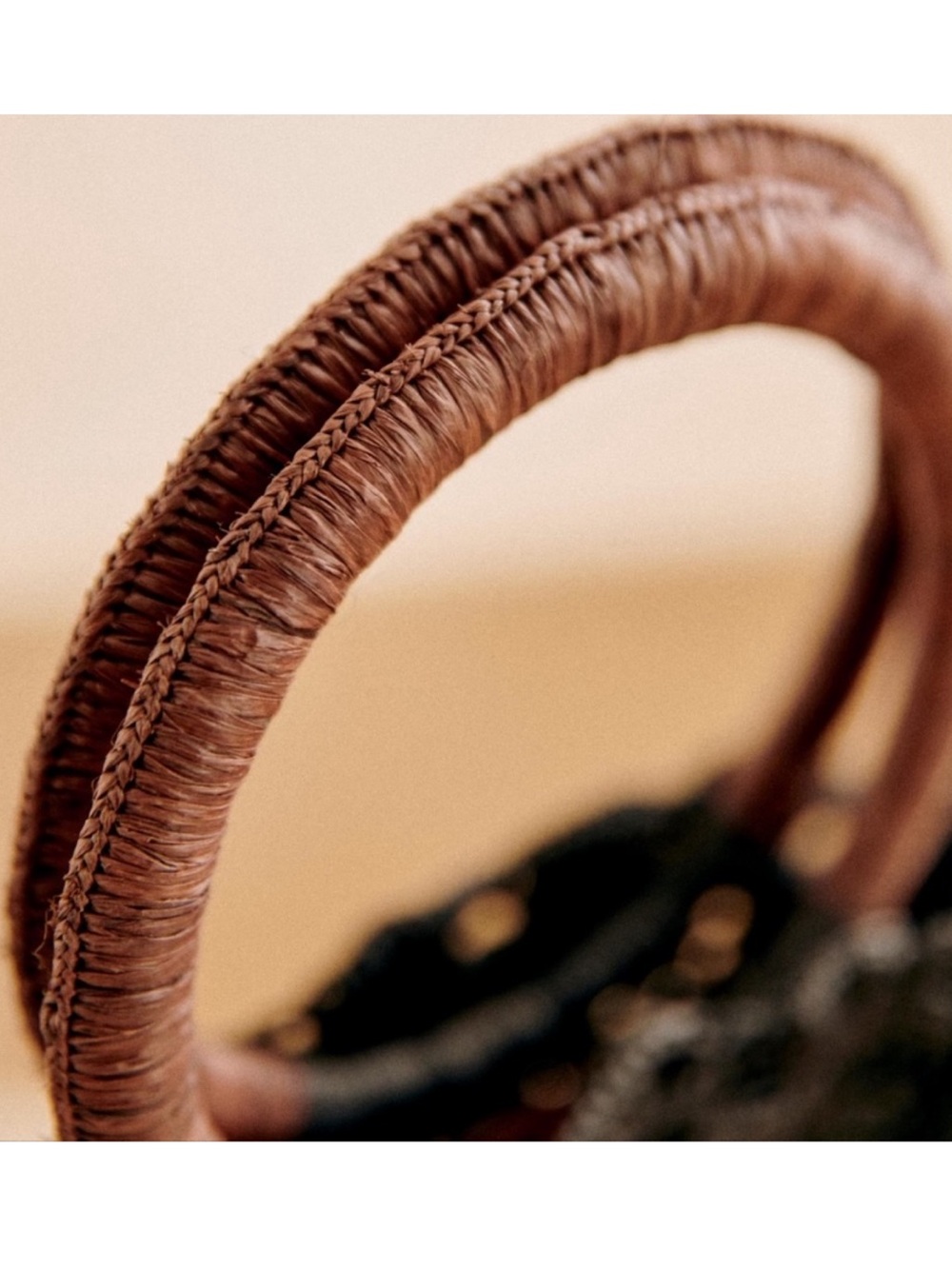 Sézane Zina Basket Raffia in Black - Picture 6 of 10